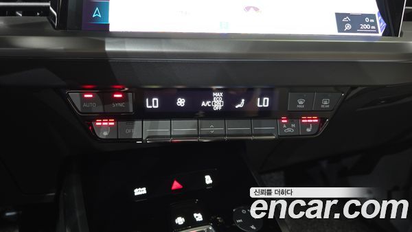 Audi Q4 e-tron 2022, фото 32