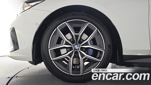 BMW 5 Series 2024, фото 4