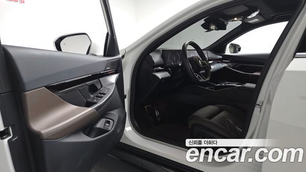 BMW 5 Series 2024, фото 12