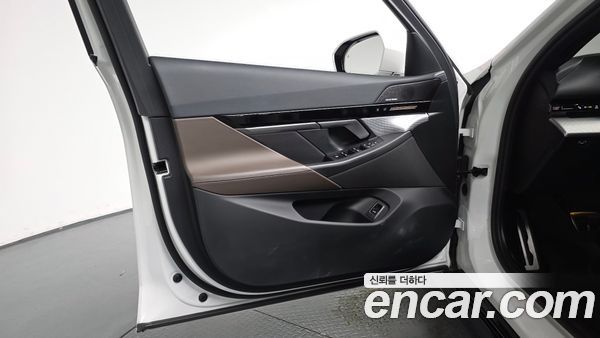 BMW 5 Series 2024, фото 13