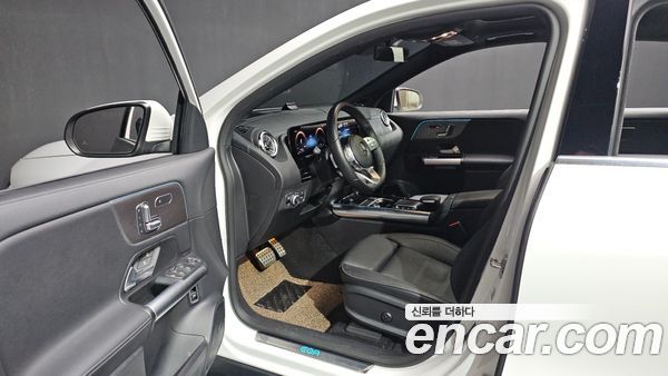 Mercedes-Benz EQA 2023, фото 13