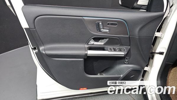 Mercedes-Benz EQA 2023, фото 14