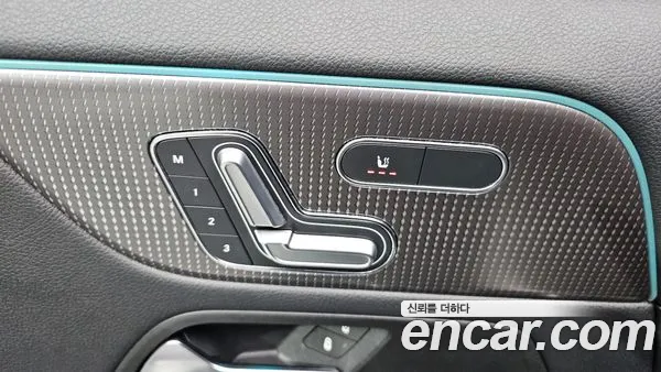 Mercedes-Benz EQA 2023, фото 30