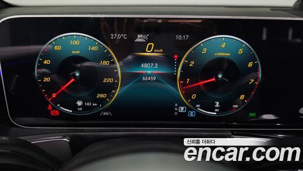 Mercedes-Benz GLB 2020, фото 12