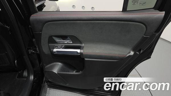 Mercedes-Benz GLB 2020, фото 22