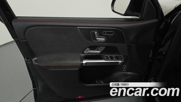 Mercedes-Benz GLB 2020, фото 23