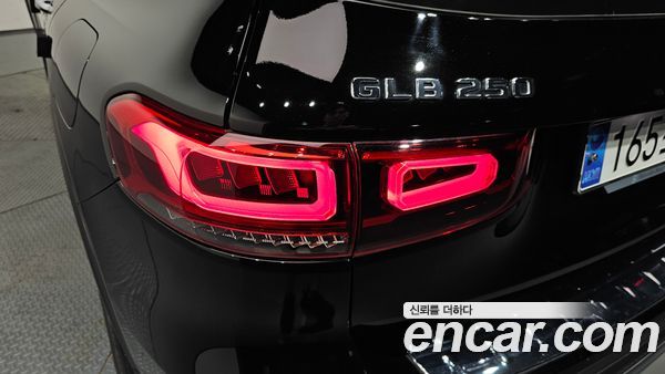Mercedes-Benz GLB 2020, фото 9