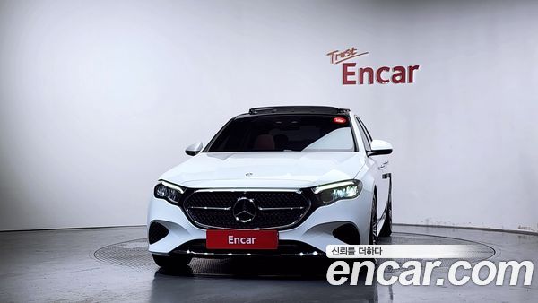 Mercedes-Benz E-Class 2025, фото 3