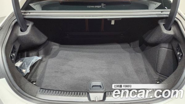 Mercedes-Benz E-Class 2025, фото 26