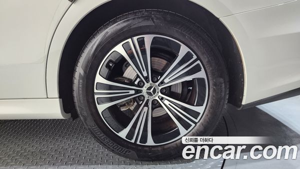 Mercedes-Benz E-Class 2025, фото 7
