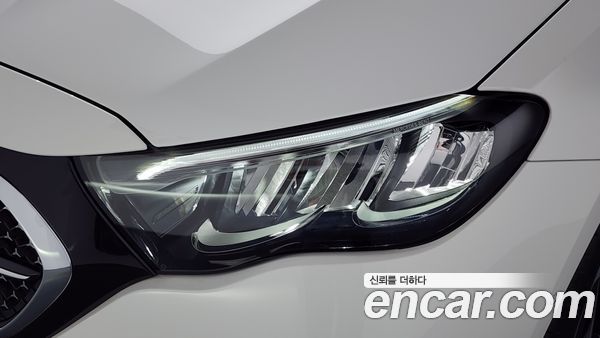 Mercedes-Benz E-Class 2025, фото 8