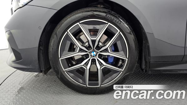 BMW 5 Series 2025, фото 5