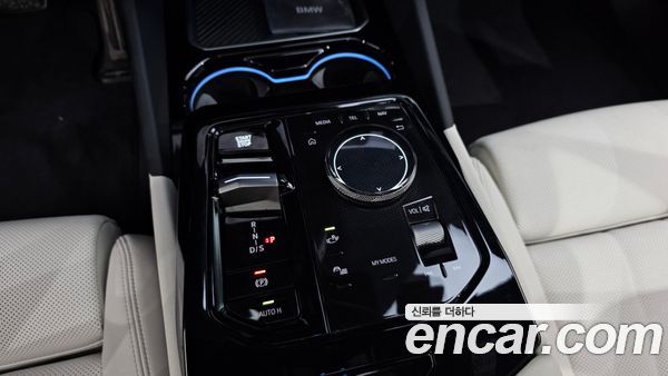 BMW 5 Series 2025, фото 12