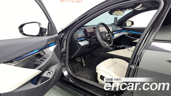 BMW 5 Series 2025, фото 13