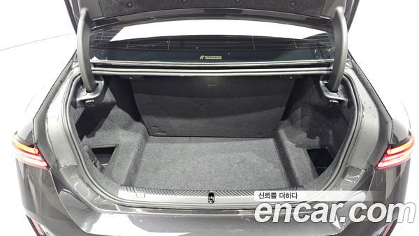 BMW 5 Series 2025, фото 24
