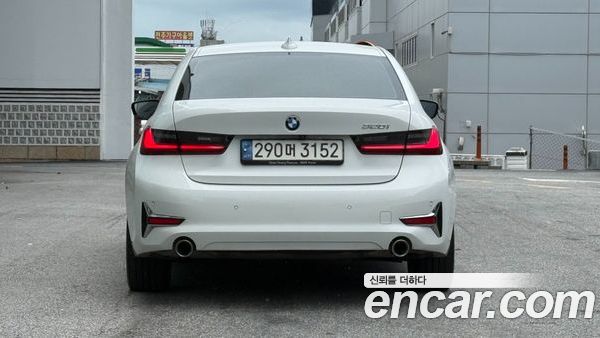 BMW 3 Series 2022, фото 4