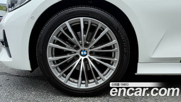BMW 3 Series 2022, фото 5