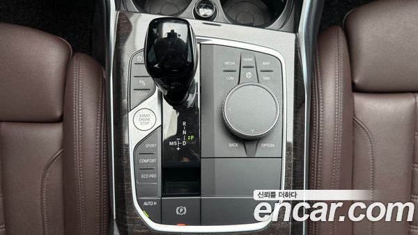 BMW 3 Series 2022, фото 9
