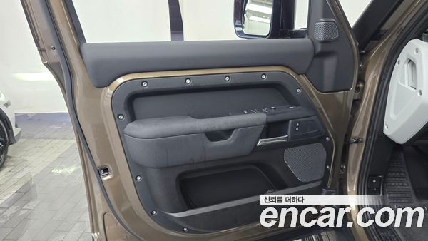 Land Rover Defender 2020, фото 14