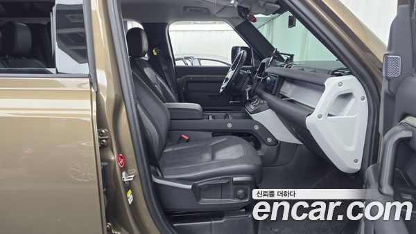Land Rover Defender 2020, фото 16