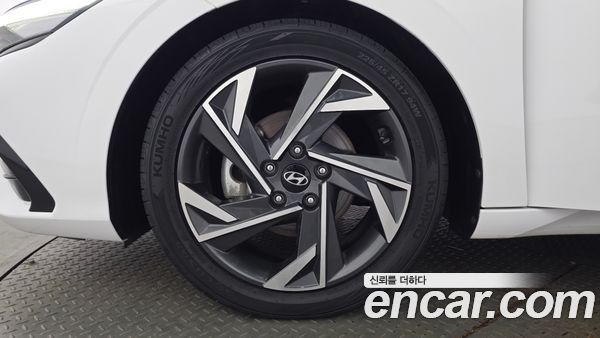 Hyundai Elantra 2024, фото 5