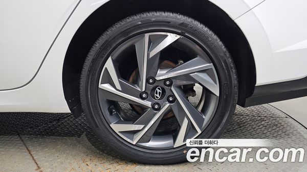 Hyundai Elantra 2024, фото 7