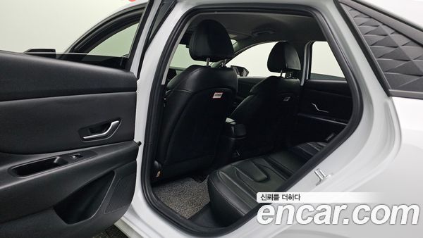 Hyundai Elantra 2024, фото 16
