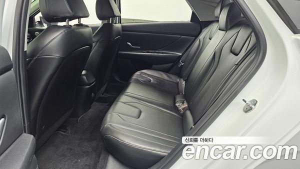 Hyundai Elantra 2023, фото 18