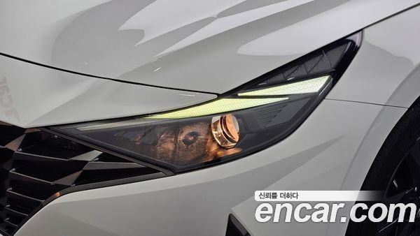 Hyundai Elantra 2023, фото 8