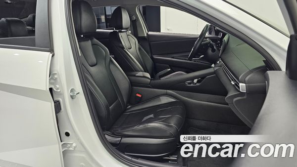 Hyundai Elantra 2023, фото 16
