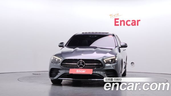 Mercedes-Benz E-Class 2023, фото 3