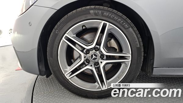 Mercedes-Benz E-Class 2023, фото 5