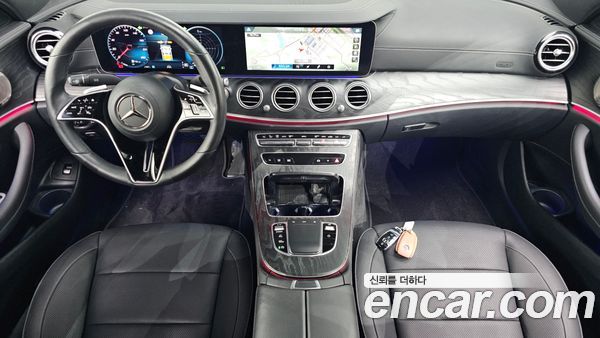 Mercedes-Benz E-Class 2023, фото 10
