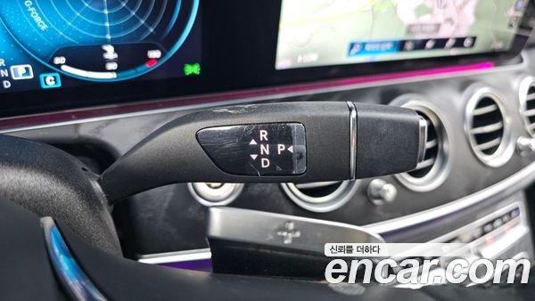 Mercedes-Benz E-Class 2023, фото 12