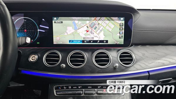 Mercedes-Benz E-Class 2023, фото 20