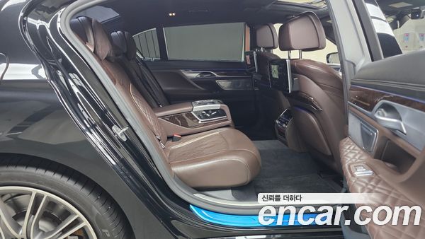 BMW 7 Series 2020, фото 16