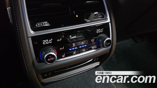 BMW 7 Series 2020, фото 28