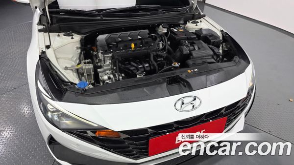 Hyundai Elantra 2023, фото 6