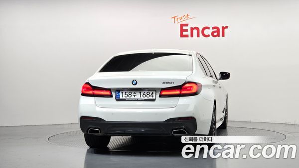 BMW 5 Series 2023, фото 4