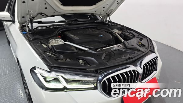 BMW 5 Series 2023, фото 6