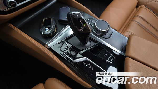 BMW 5 Series 2023, фото 9