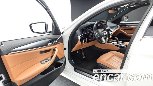 BMW 5 Series 2023, фото 10