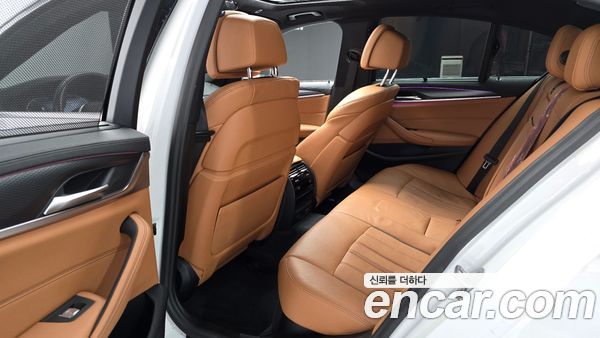 BMW 5 Series 2023, фото 11