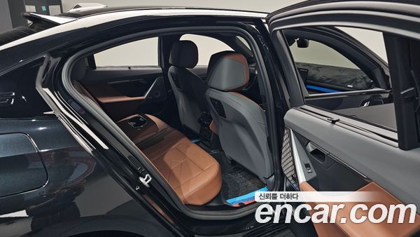 BMW i5 2025, фото 17
