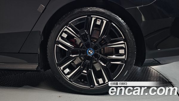 BMW i5 2025, фото 6