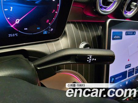 Mercedes-Benz C-Class 2025, фото 9
