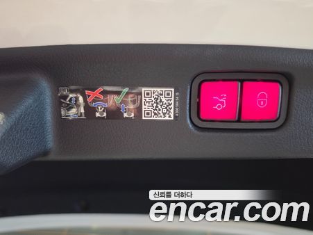 Mercedes-Benz C-Class 2025, фото 14