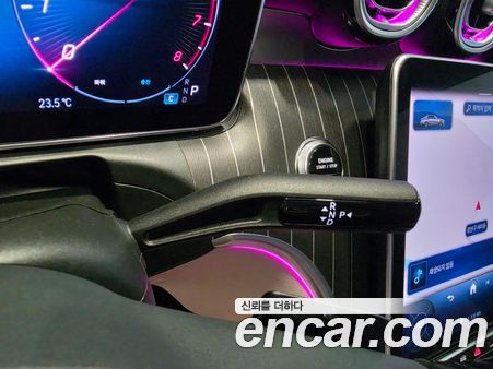 Mercedes-Benz C-Class 2025, фото 9