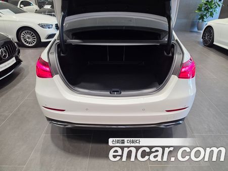 Mercedes-Benz C-Class 2025, фото 13