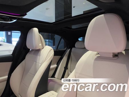 Mercedes-Benz C-Class 2025, фото 18